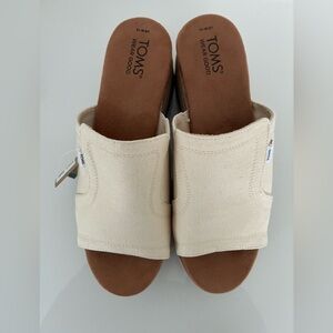 Toms Cream Canvas Slide Mules with Brown Footbed Size 10